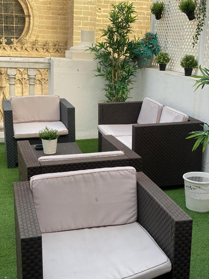 โอสตัล เลโอนาโด ดา วินซี Hotel เซบีญา ภายนอก รูปภาพ