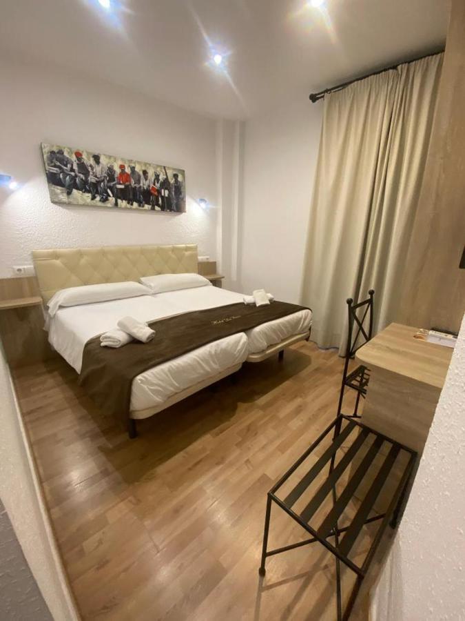 โอสตัล เลโอนาโด ดา วินซี Hotel เซบีญา ภายนอก รูปภาพ