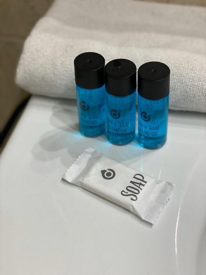 โอสตัล เลโอนาโด ดา วินซี Hotel เซบีญา ภายนอก รูปภาพ